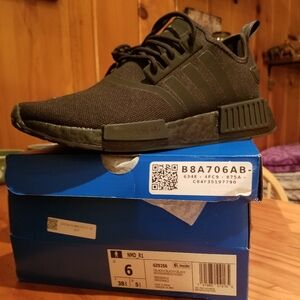 Adidas NMD R1 size 6